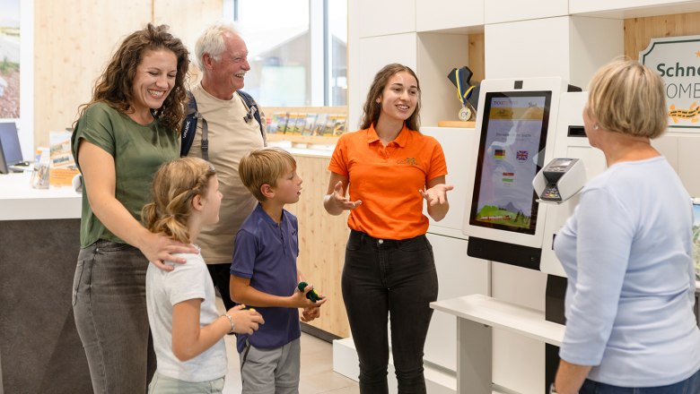 Beratung im Tourismusportal, © NB/Schwarz-König