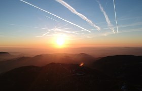 Fernblick bei Sonnenaufgang auf dem Schneeberg, &copy; Christoph K&ouml;gler