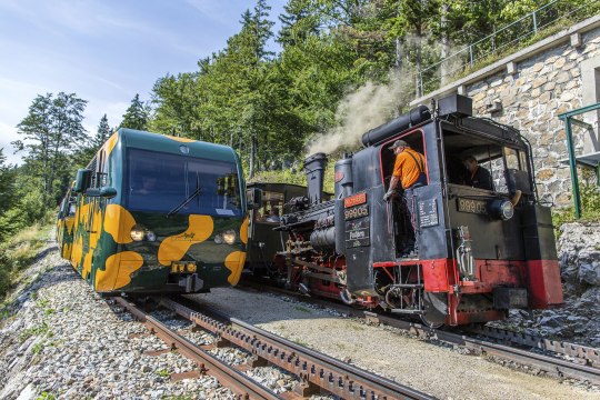 Kreuzung mit dem Salamander-Zug, © NB/Zwickl