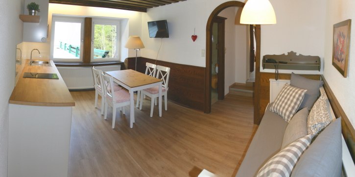 Lak&aacute;s 4, &copy; Marianne Gschaider